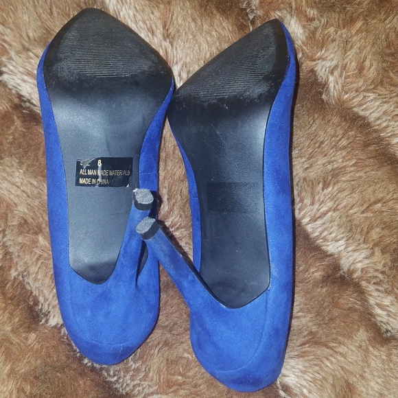 Pumps - Picture 3 of 4